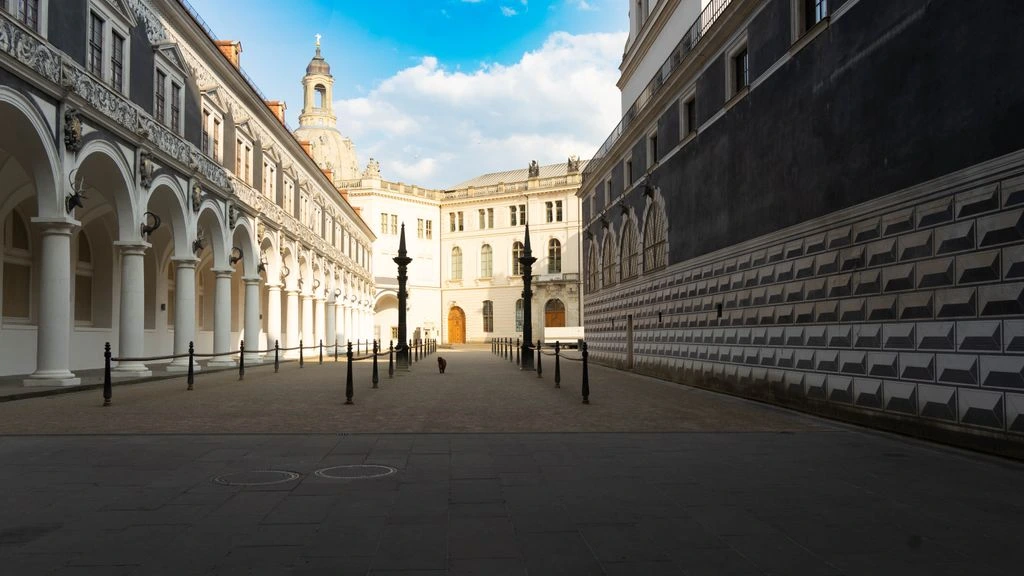 La cour d'honneur Renaissance, vue depuis le premier étage du château